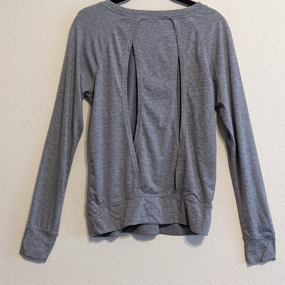 Yogalicious Gray Open Back Long  Sleeve Active Tee Size Small EUC - Picture 5 of 7